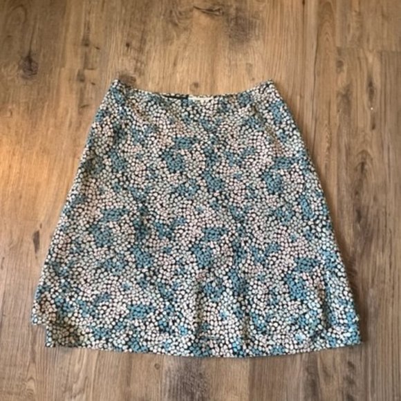 Colorful blue and cream colored Ann Taylor mid length skirt - Size 8 - Picture 3 of 13